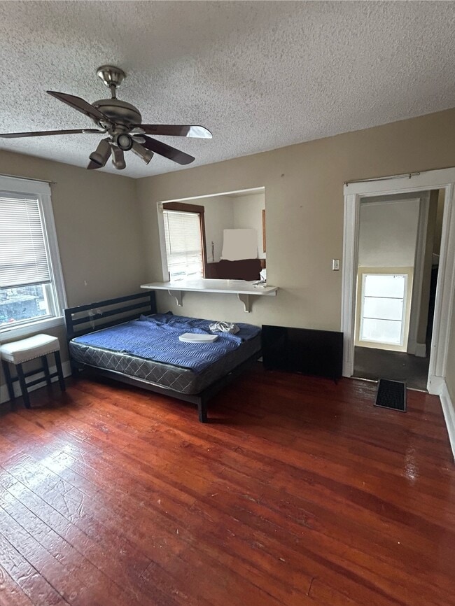 Building Photo - 225 Bosley St