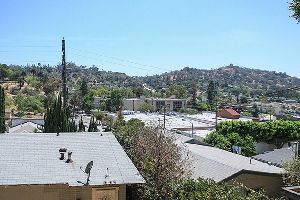 Vista desde la puerta principal - 609 S Avenue 60