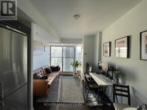 Building Photo - 170-170 Fort York Blvd