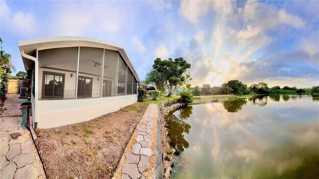 Foto del edificio - 2245 Springrain Dr
