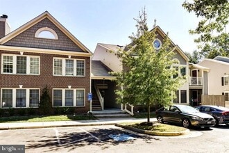 Building Photo - 12010 Ridge Knoll Dr