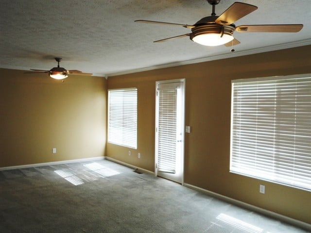 Foto del edificio - 9865 Whispering Pine Dr