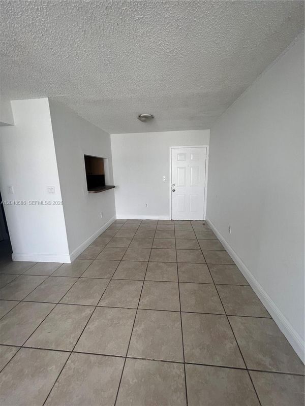 Foto del edificio - 8145 NW 7th St