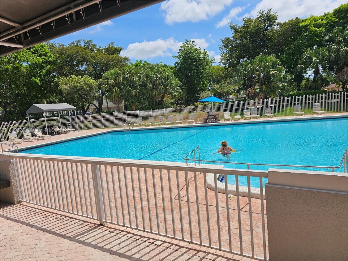 Foto del edificio - 1470 NW 113th Ave