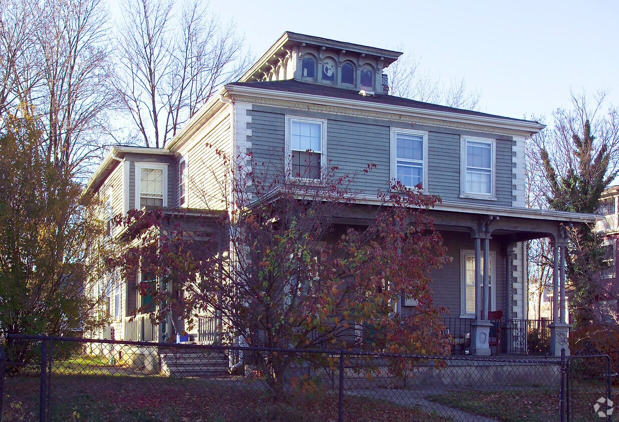 Building Photo - 277-279 Pine St