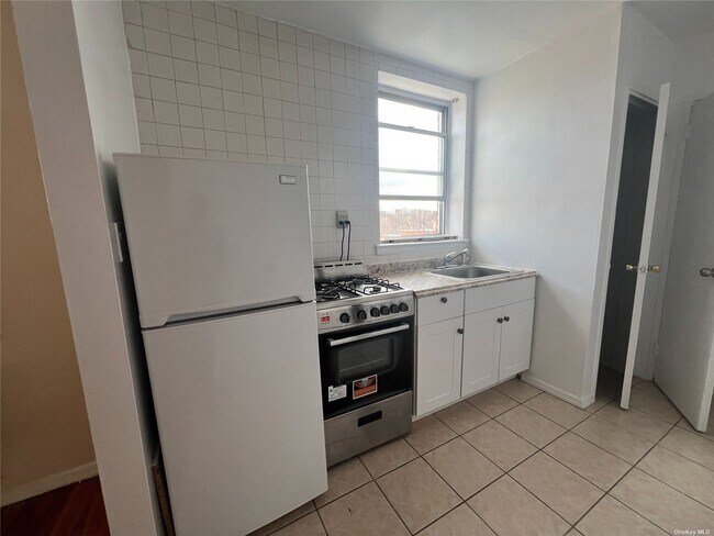 Foto del edificio - 84-25 118th St