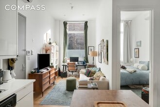 Building Photo - 622 Grand Ave