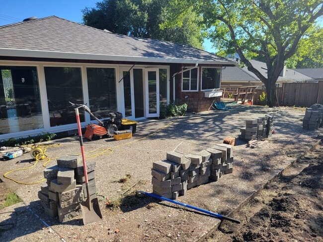 Building Photo - Single Level Rancher ion Sleepy Hollow Area