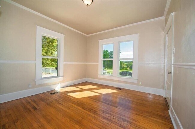 Foto del edificio - 514 E 38th St