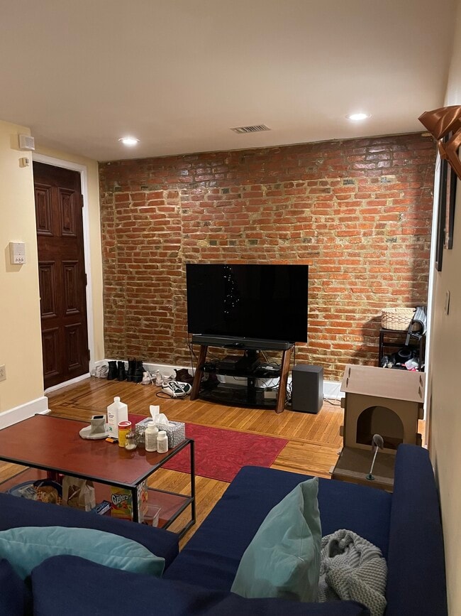 Living Room - 1619 Green St