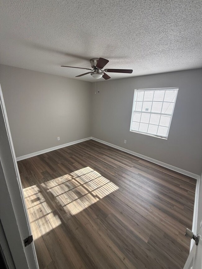 Building Photo - Village Square Apartments