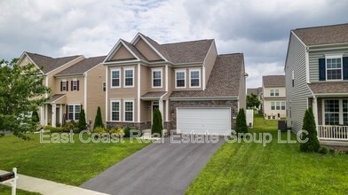 Building Photo - 108 Station Terrace W