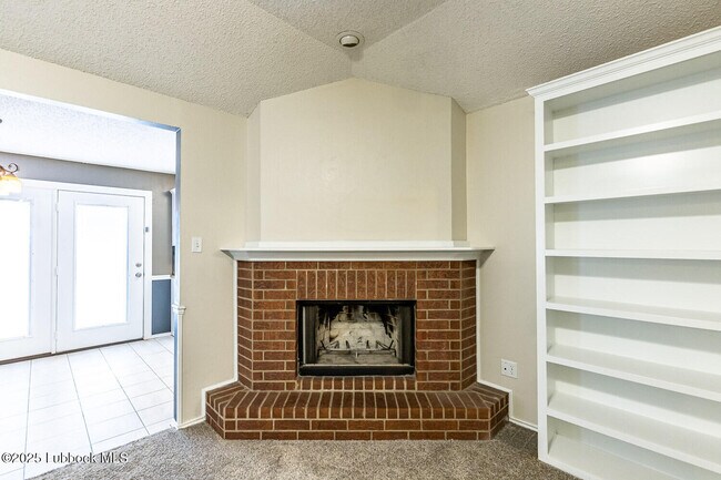 Building Photo - 6120 7th Dr