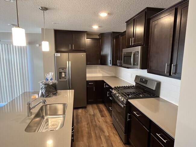 Foto del edificio - Available July 8th - 3 Bedroom 2.5 Bathroom Townhome in Woodbury!
