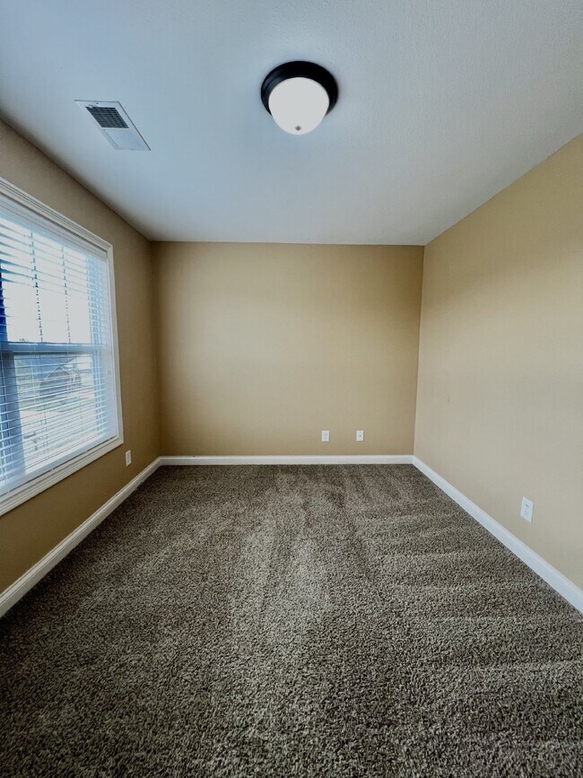 Foto del edificio - Charming 3BR/2.5BA Home in Clarksville! PE...