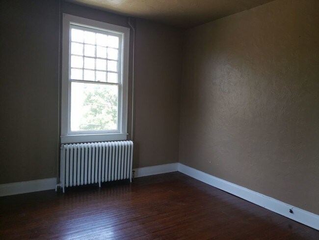 Building Photo - Quaint 2 Bedroom Apartment in Park View