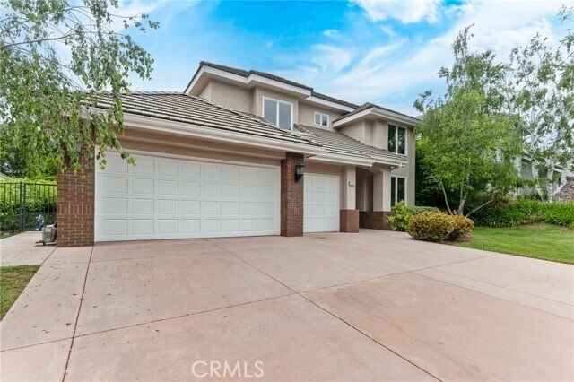 Building Photo - 562 Ravensbury St