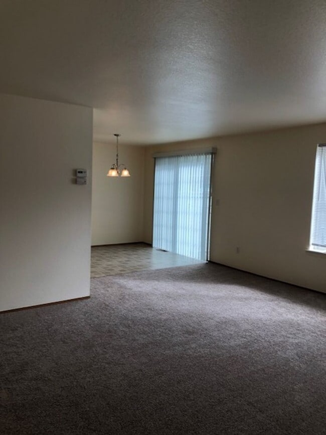 Foto del edificio - 15308-15310 Berry Valley Rd SE