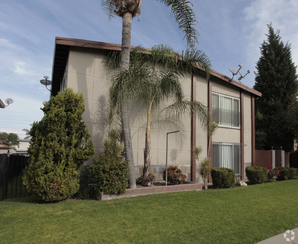 Building Photo - 1817 W Sallie Ln