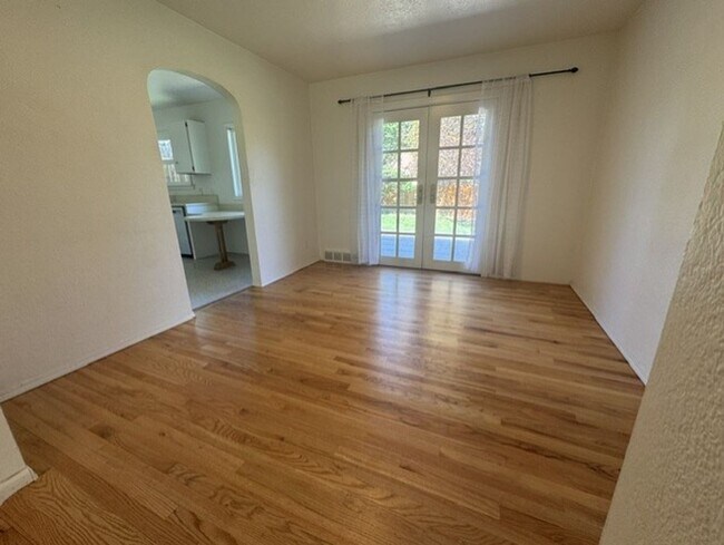 Foto del edificio - Single level home in Mid Town