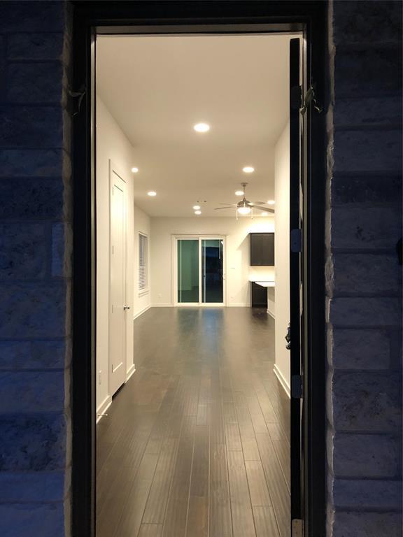 Building Photo - 1233 Summerbrooke Cir