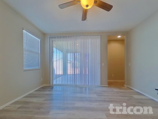 Building Photo - 31062 W Mulberry Dr