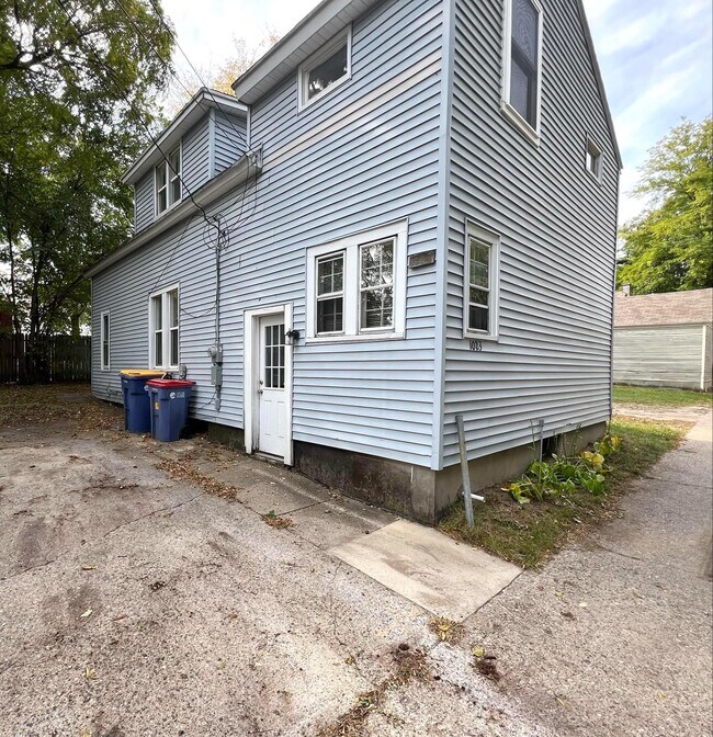 Foto del edificio - 1023 Hermitage St SE