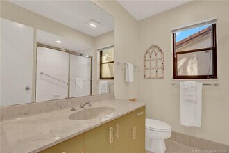 Building Photo - 4004 SW Osprey Creek Way