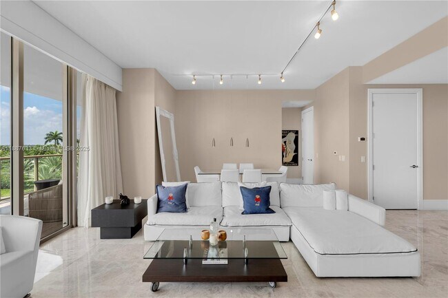Foto del edificio - 9705 Collins Ave