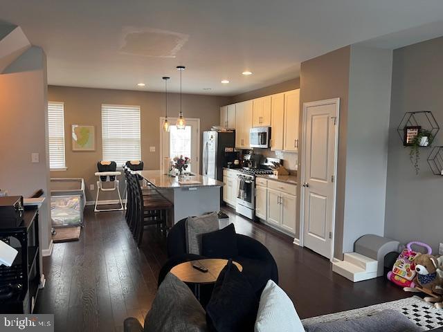 Foto del edificio - 107 Winterberry Way