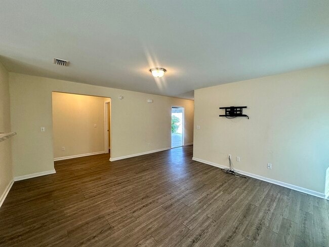 Building Photo - 1060 Lacey Ln