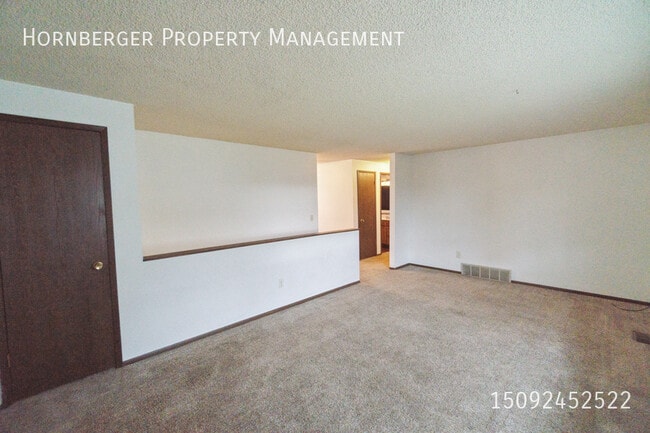 Building Photo - 7024 N Wiscomb St