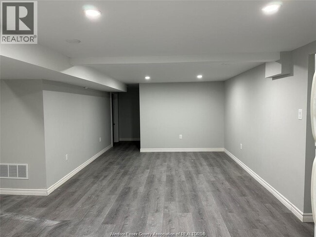 Building Photo - 3405 Longfellow Ave