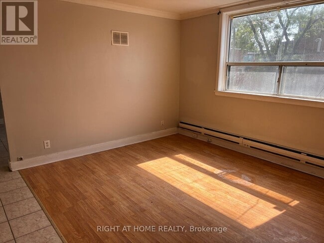 Building Photo - 503 Oakwood Ave