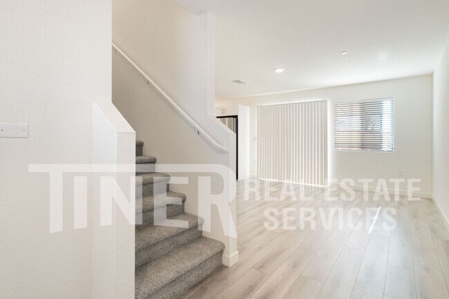 Building Photo - Brand new Roseville Home with landscaped yard
