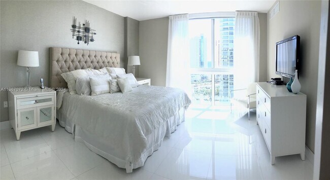 Foto del edificio - 250 Sunny Isles Blvd