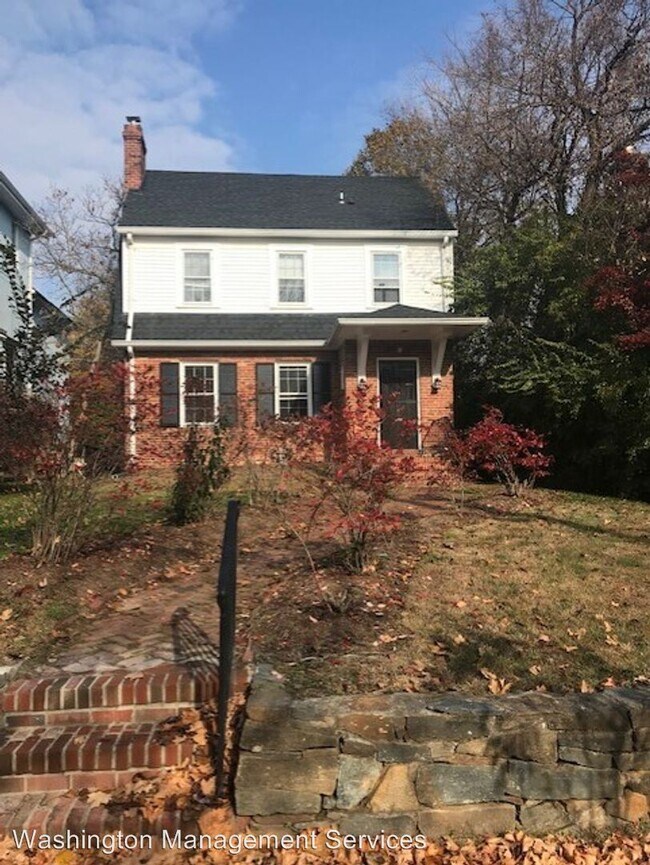 Building Photo - 4 br, 4 bath House - 3935 Legation St. NW