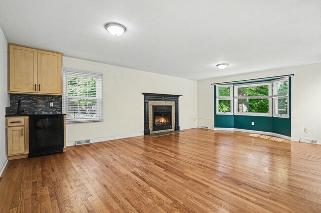 Building Photo - 6951 Copperglow Ct