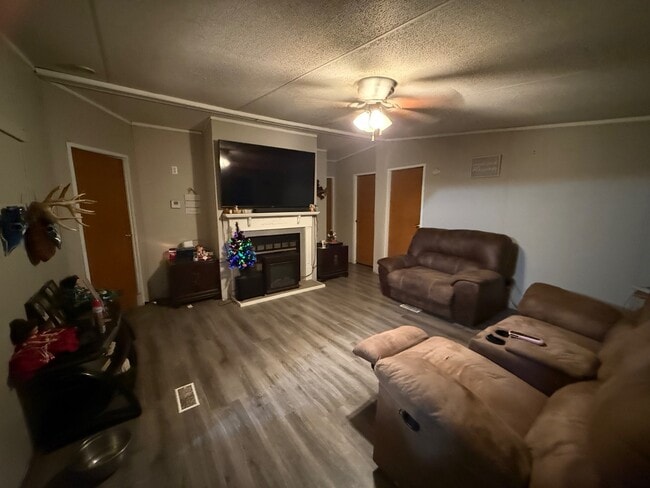 Building Photo - 1522 CR 339