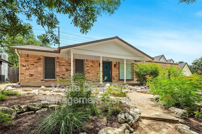 Primary Photo - 3205 Santa Monica Dr