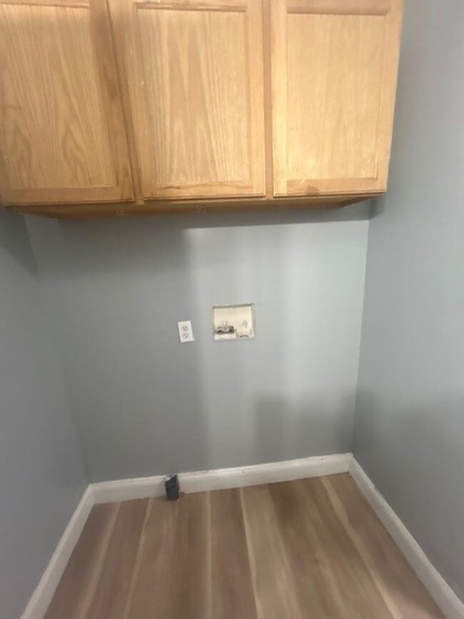 Building Photo - ***1/2 OFF FIRST FULL MONTH OF RENT!! ***