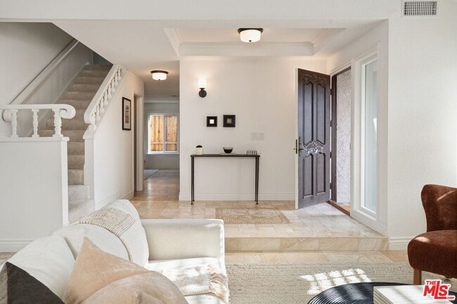Building Photo - 6497 Country Club Dr