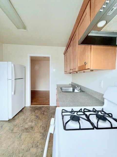 Building Photo - 220 Prospect Ave