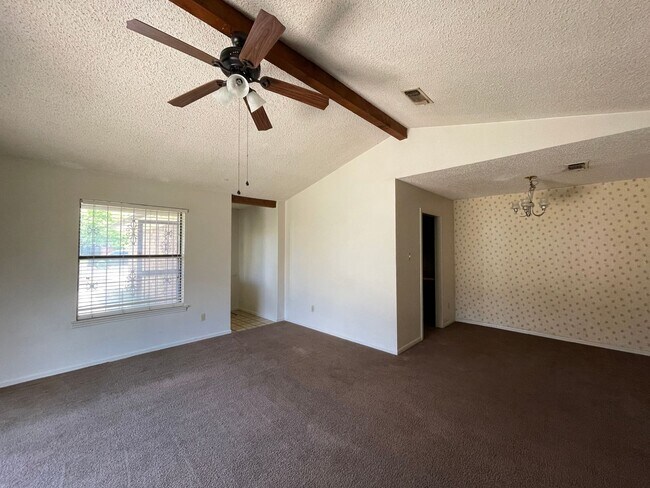 Building Photo - 2-Bedroom Duplex for Rent in Killeen