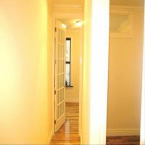 Primary Photo - 208 W 25th St