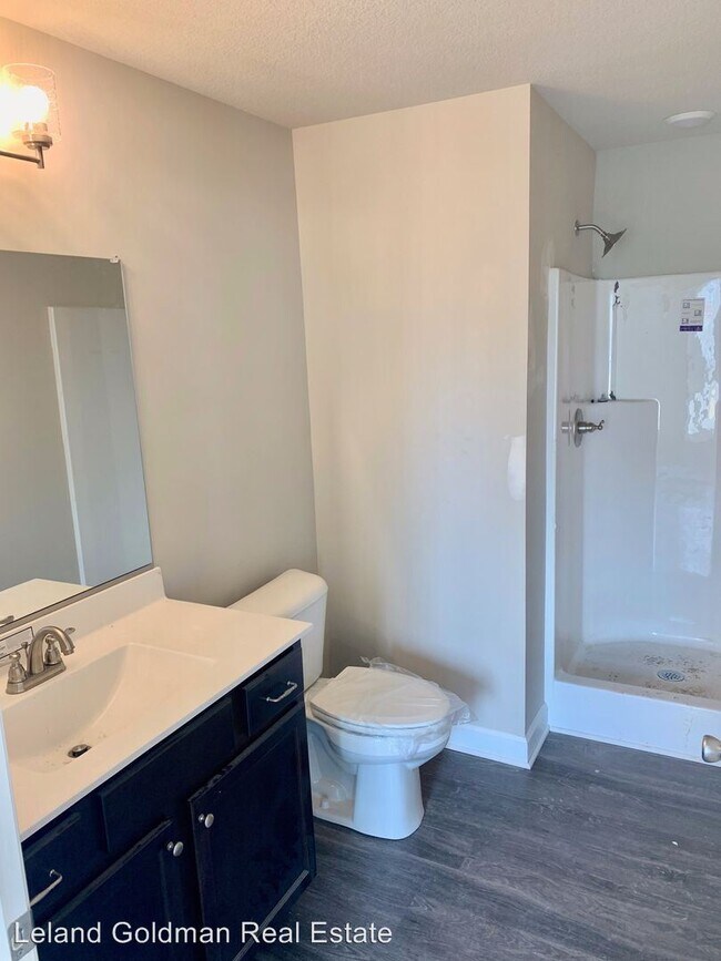 Building Photo - 3 br, 2.5 bath House - 417 21st 1/2 Street