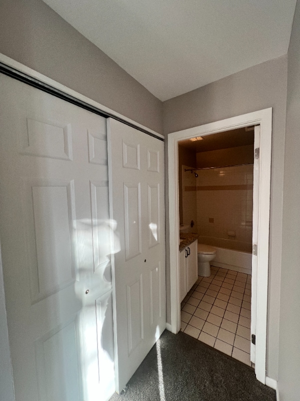 Building Photo - 5550 Abbey Dr