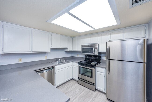 Foto del edificio - 2 br, 2 bath  - 3450 Erva St Apt 167