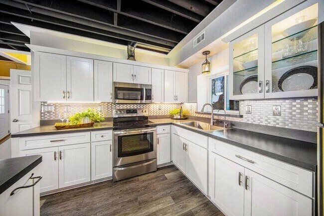 Foto del edificio - 5990 Plymouth Rd