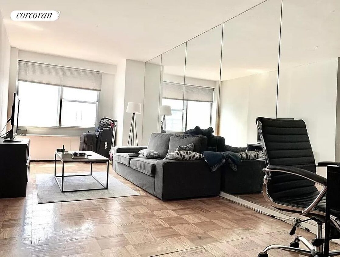 Foto principal - 155 E 34th St